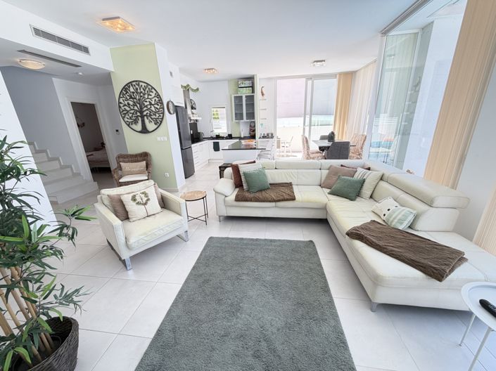 Image No.4-4 Bed Villa for sale