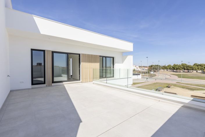 Image No.10-3 Bed Villa for sale