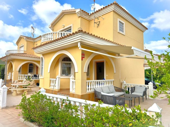 Image No.2-Villa de 3 chambres à vendre à Orihuela Costa