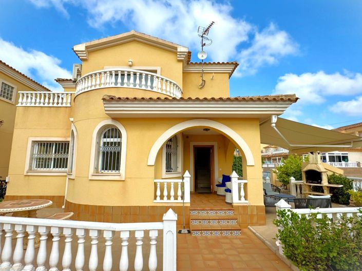 Image No.3-Villa de 3 chambres à vendre à Orihuela Costa