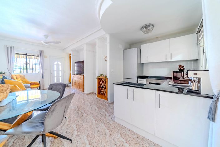 Image No.6-2 Bed Townhouse for sale