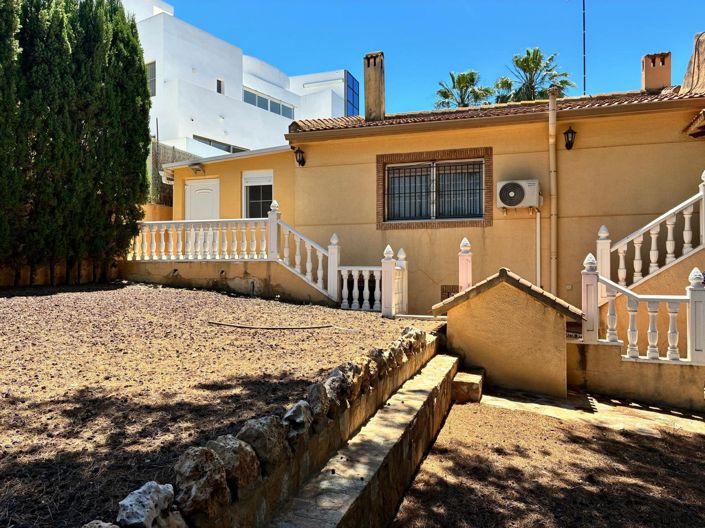 Image No.33-4 Bed Villa for sale