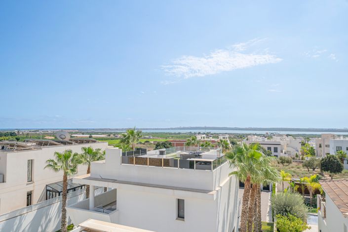 Image No.33-3 Bed Villa for sale