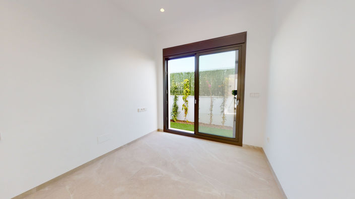 Image No.31-3 Bed Villa for sale
