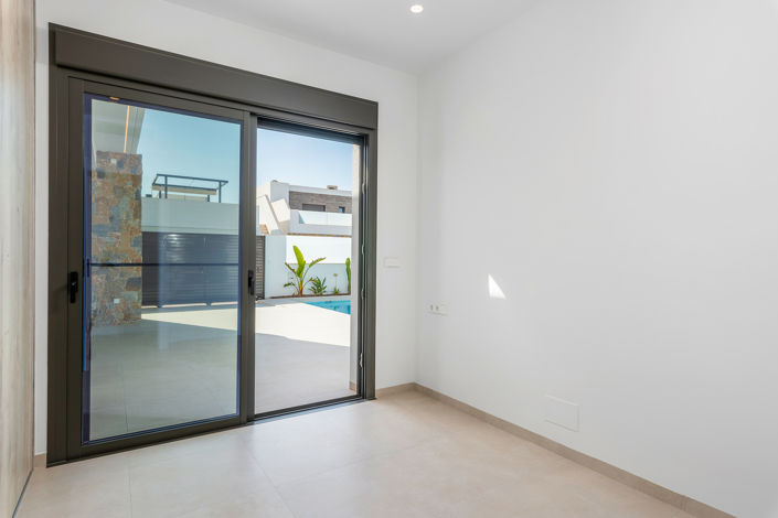 Image No.49-3 Bed Villa for sale