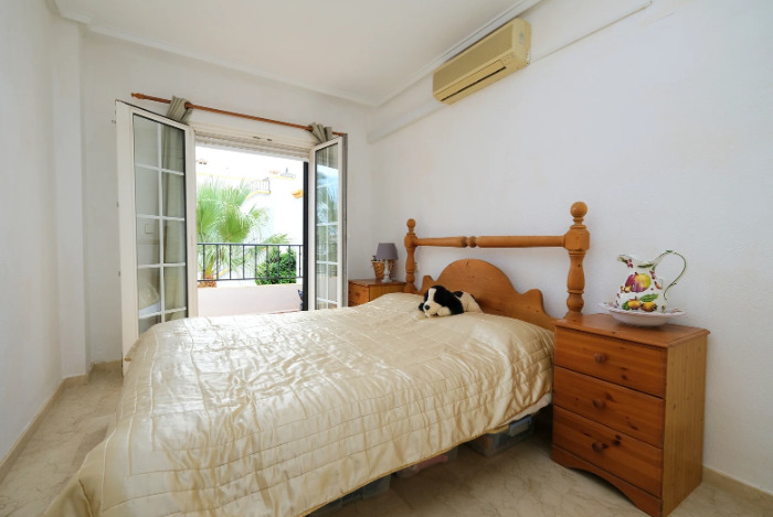 Image No.20-2 Bed Townhouse for sale