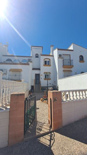 Image No.38-2 Bed Townhouse for sale