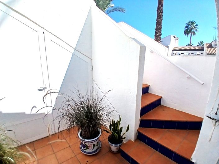 Image No.20-2 Bed Townhouse for sale