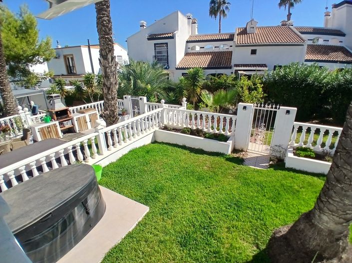 Image No.25-2 Bed Townhouse for sale