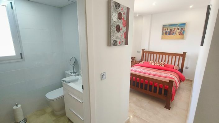 Image No.15-3 Bed Apartment for sale