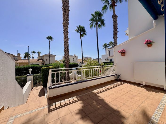 Image No.21-2 Bed Property for sale