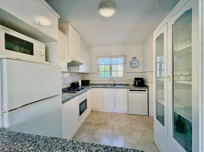 Image No.7-2 Bed Property for sale