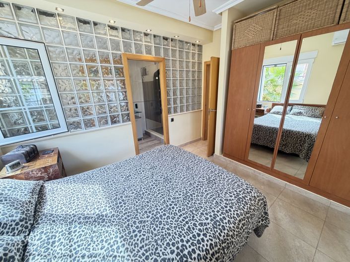 Image No.24-4 Bed Villa for sale