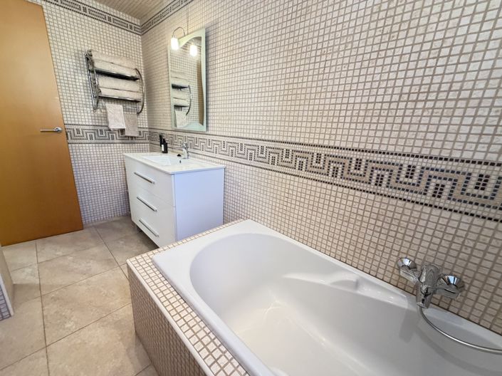 Image No.30-4 Bed Villa for sale