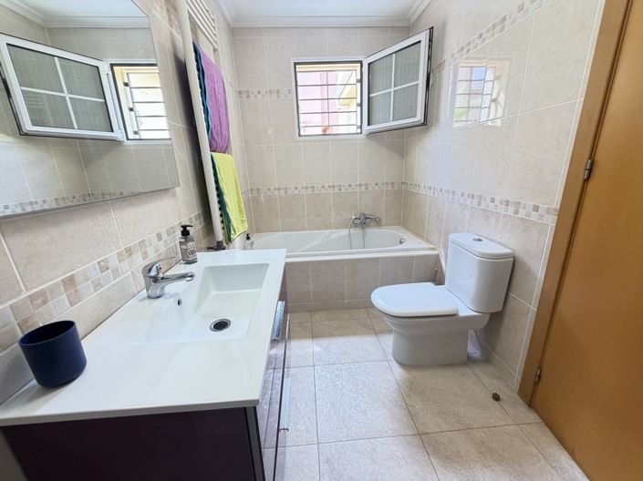 Image No.36-4 Bed Villa for sale