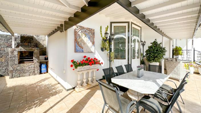 Image No.9-6 Bed Villa for sale