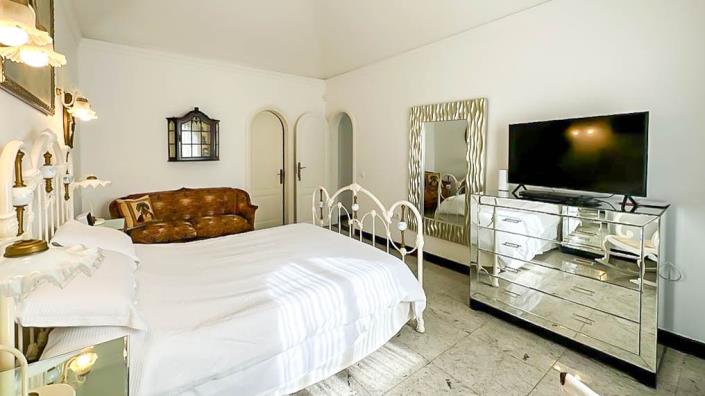 Image No.18-6 Bed Villa for sale