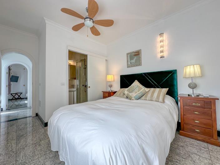 Image No.25-6 Bed Villa for sale