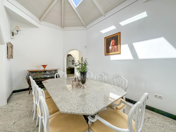 Image No.15-6 Bed Villa for sale