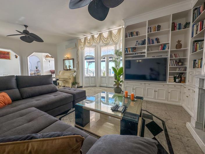 Image No.11-6 Bed Villa for sale