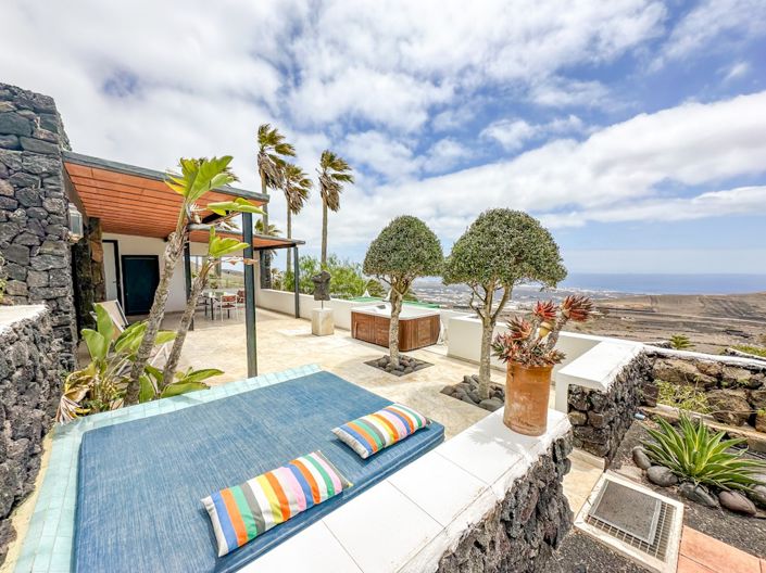 Image No.28-6 Bed Villa for sale