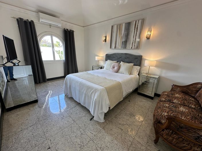 Image No.12-6 Bed Villa for sale