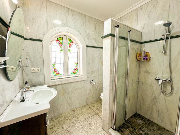 Image No.17-6 Bed Villa for sale