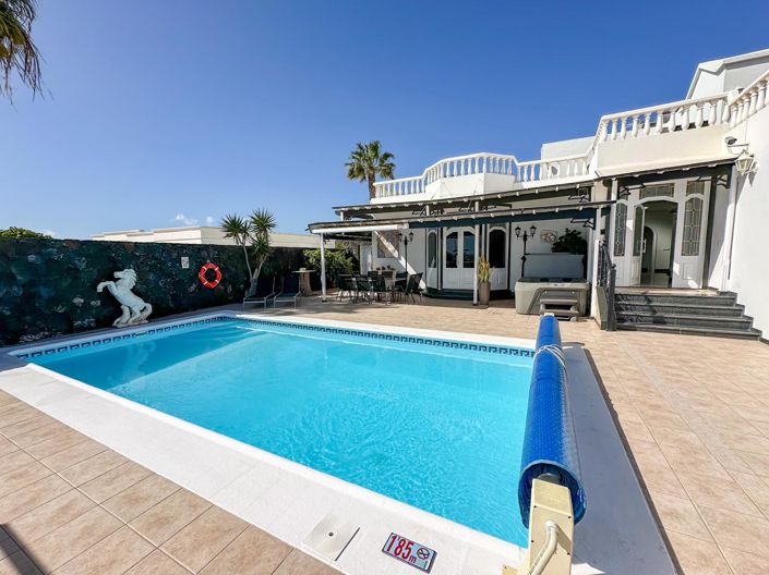 Image No.3-6 Bed Villa for sale