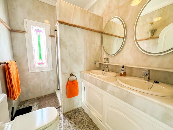 Image No.24-6 Bed Villa for sale