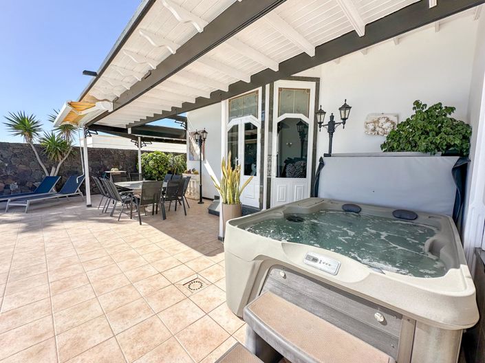 Image No.7-6 Bed Villa for sale