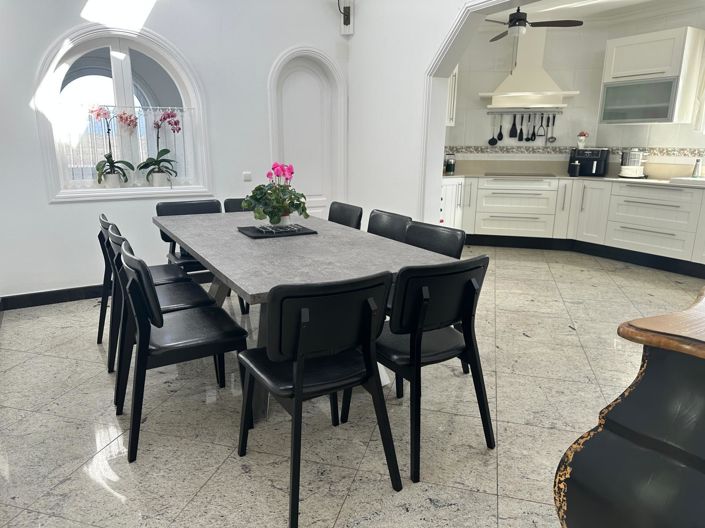 Image No.10-6 Bed Villa for sale