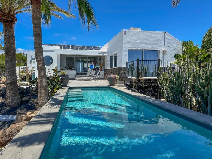 Image No.3-Villa de 4 chambres à vendre à Puerto Calero