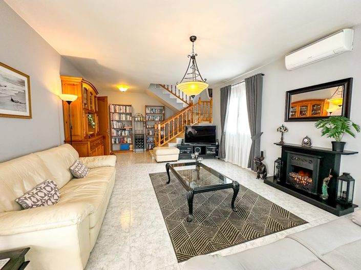 Image No.3-3 Bed Villa for sale