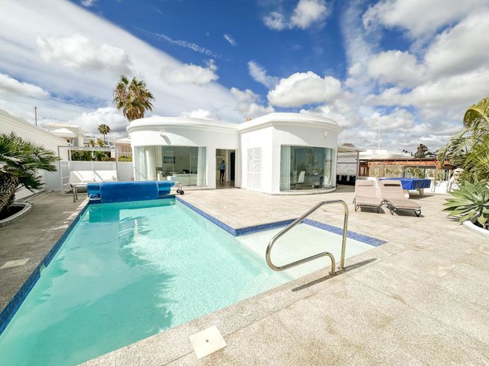 Image No.2-Villa de 4 chambres à vendre à Puerto del Carmen