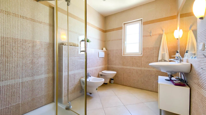 Image No.16-6 Bed Villa for sale