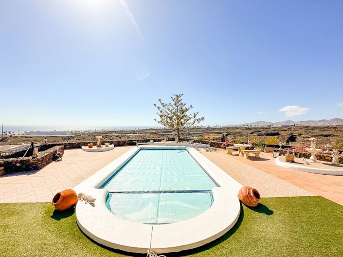 Image No.1-Villa de 3 chambres à vendre à Puerto del Carmen