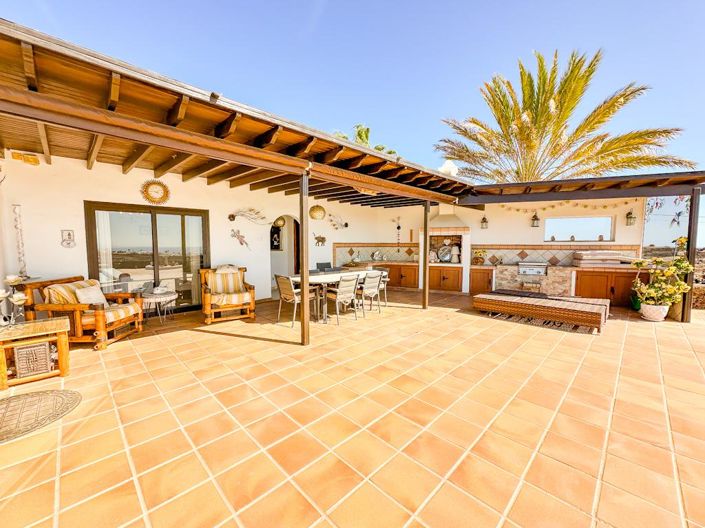 Image No.2-Villa de 3 chambres à vendre à Puerto del Carmen