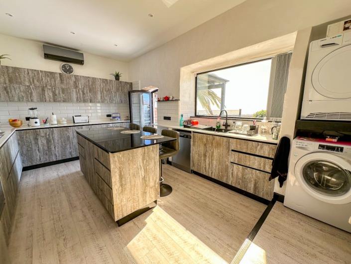 Image No.45-3 Bed Villa for sale