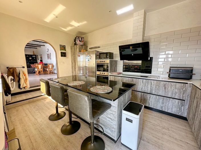 Image No.20-3 Bed Villa for sale