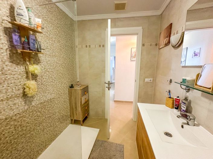 Image No.20-2 Bed Apartment for sale