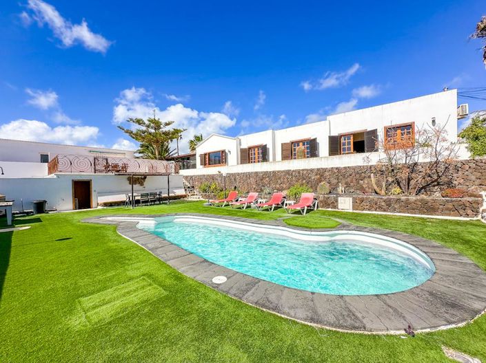 Image No.11-6 Bed Villa for sale