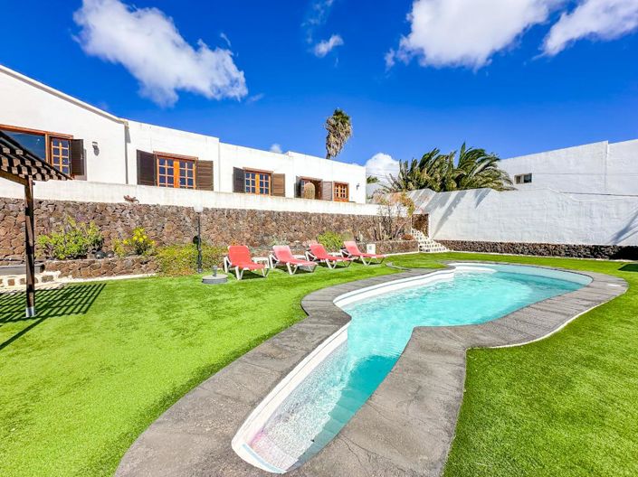 Image No.12-6 Bed Villa for sale