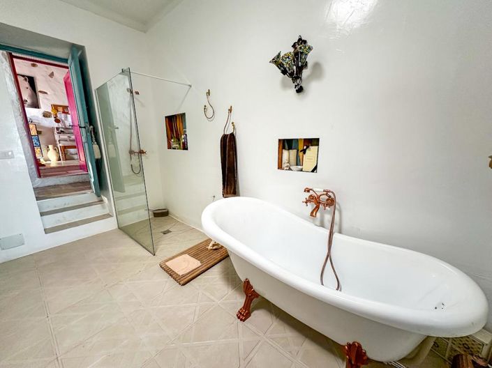 Image No.18-5 Bed Villa for sale