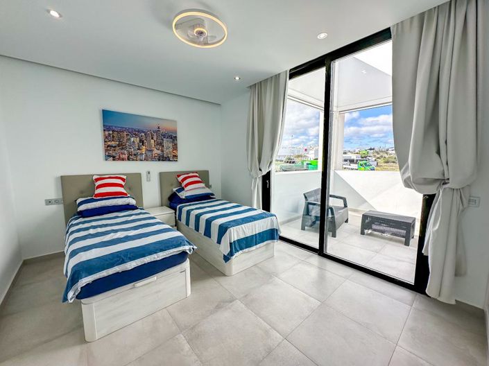 Image No.29-4 Bed Villa for sale