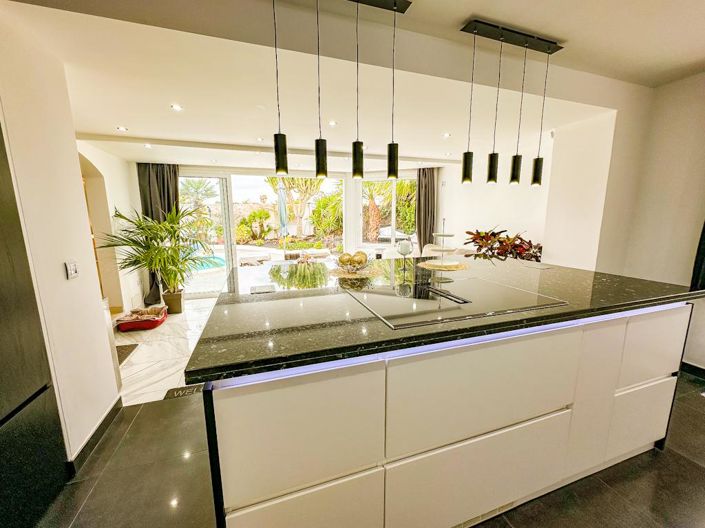 Image No.19-3 Bed Villa for sale