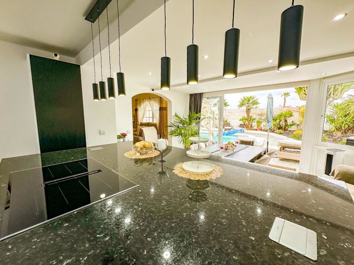 Image No.20-3 Bed Villa for sale