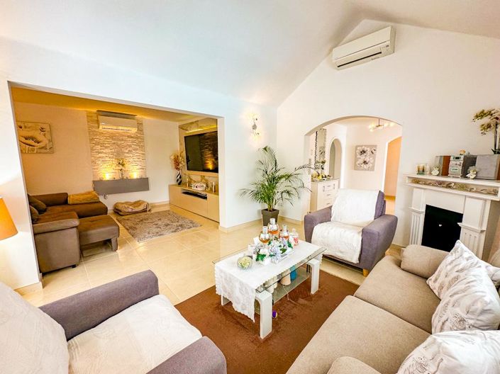 Image No.3-3 Bed Villa for sale