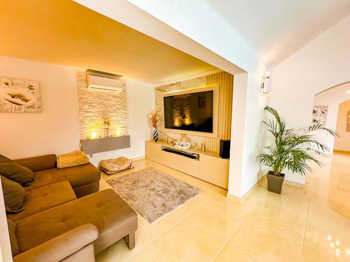 Image No.24-3 Bed Villa for sale