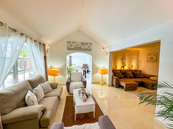 Image No.25-3 Bed Villa for sale