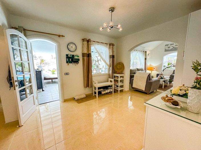 Image No.27-3 Bed Villa for sale